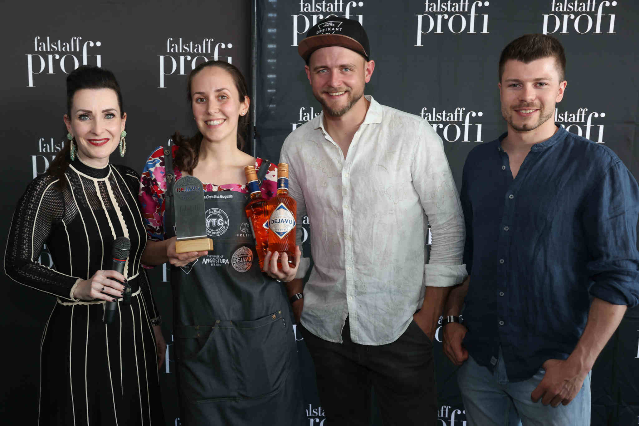 Instagram-Déjà-Vu-Challenge: Alexandra Gorsche (Falstaff Profi-Herausgeberin), Siegerin Melina Christina Gugusis, Matthias Lienbacher (Dreikant) und Stefan Rehrl (Dreikant).
