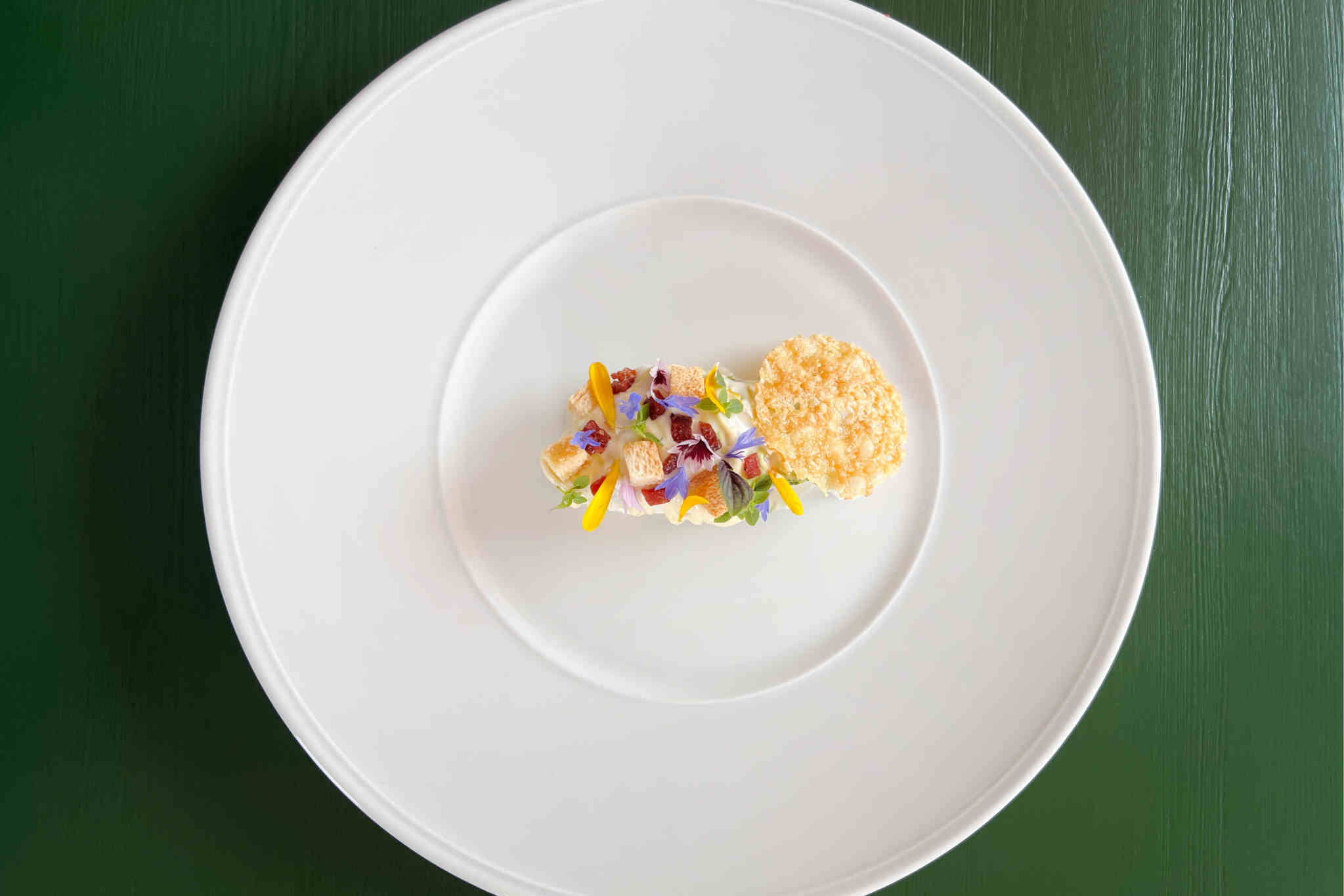 roher Fisch: Ceviche von der Seeforelle, Limette, Wasabimayo, frischer Joghurt & Saiblingskaviar © Stefan Glantschnig / Tamara Jarnig