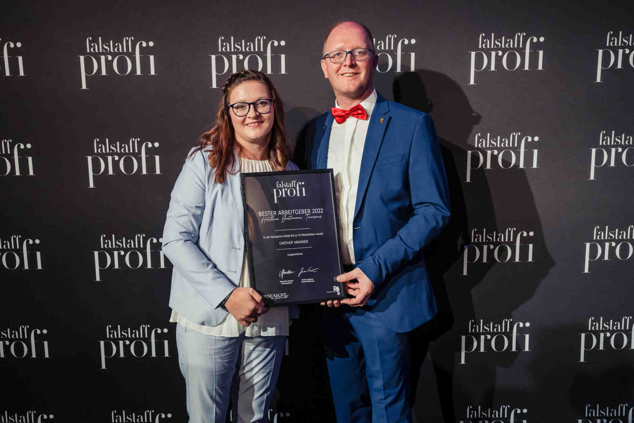 Michaela und Andreas Kraxner nehmen den Preis entgegen © Moving Stills / Falstaff PROFI