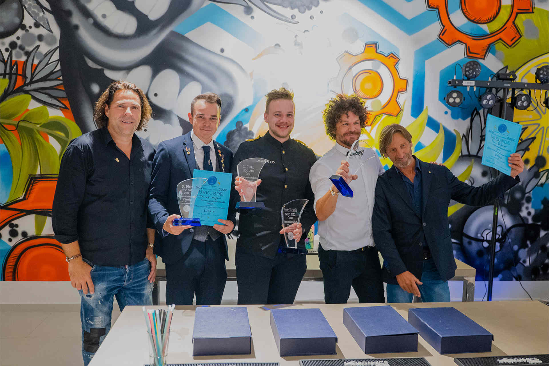 V. l.: Patrick Martinelli (Master Destiller und CEO Rick Spirit), Dominik Wolf (3. Platz), Sebastian Lachinger (2.Platz), Mario Hofferer (Gewinner Staatsmeisterschaft) und Alexander Radlowskyj (ÖBU Präsident) © Vitera Productions