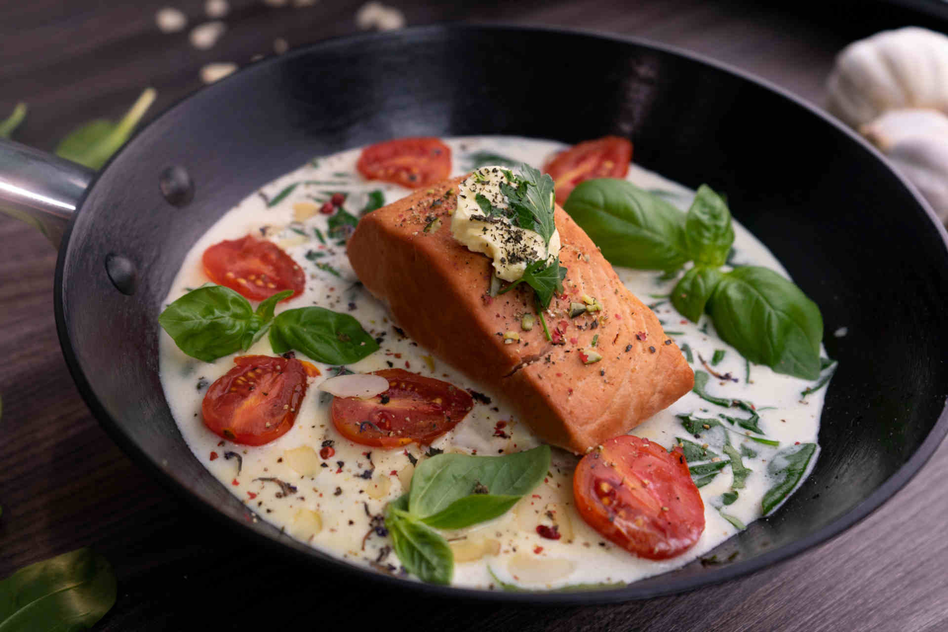 Der vegane Lachs kann wie der konventionelle verwendet werden. © Revo Foods