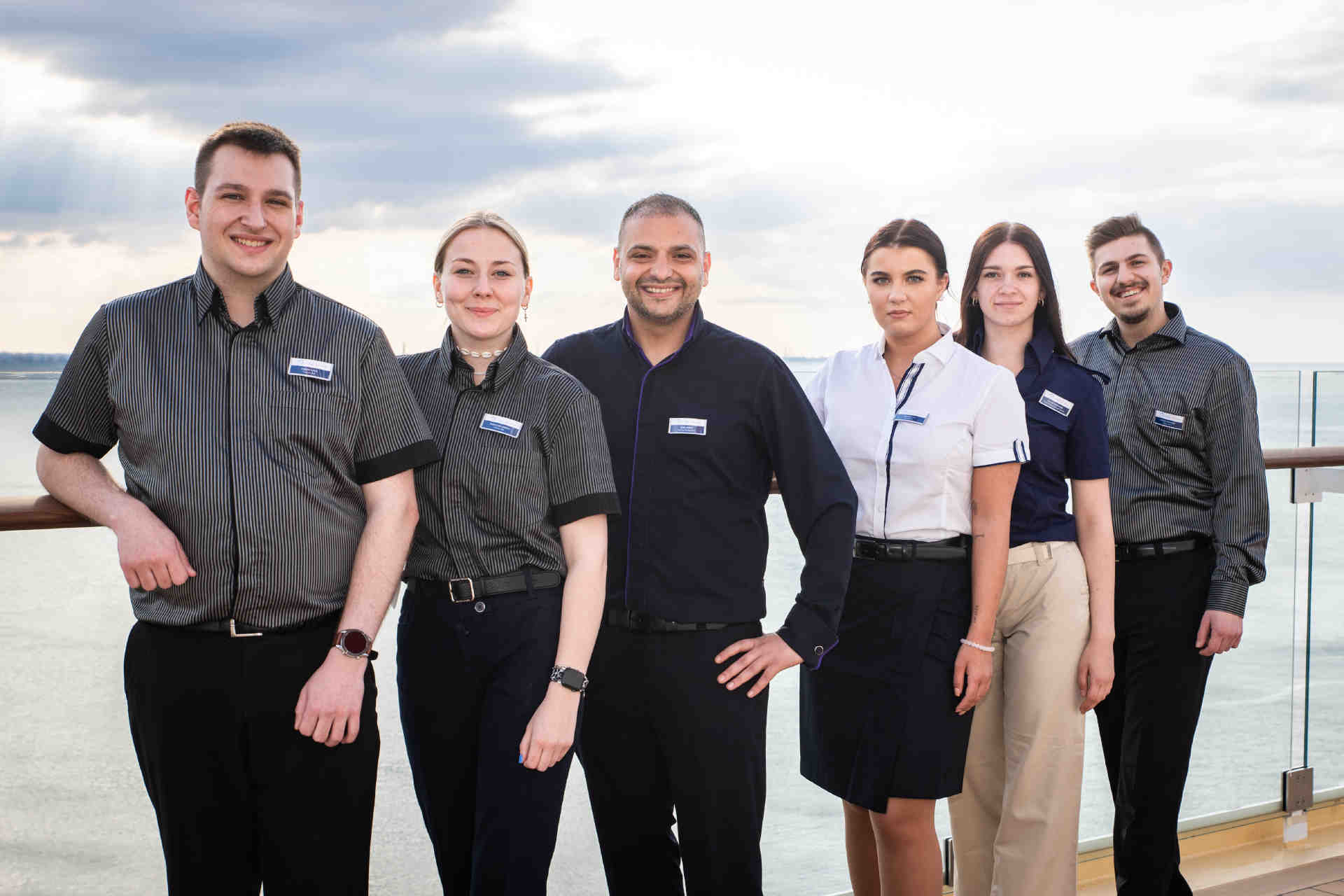 Bei dem zweijährigen Ausbildungsprogramm erfolgen Theorie und Praxis an Bord. © TUI Cruises