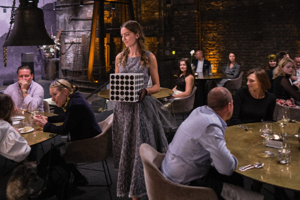 Beim »Poet & Senns Audio Dinner« treffen Geschmack und Klang aufeinander. © Lukas Jahn / Senns.Restaurant
