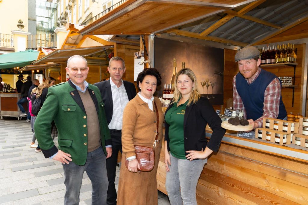 Waltraud Hutter (GenussHauptstadt Graz), Dieter Hardt-Stremayr (Graz Tourismus) und Giuseppe Perna (Agentur ivents) bei der Eröffnung. © Graz Tourismus / Werner Krug