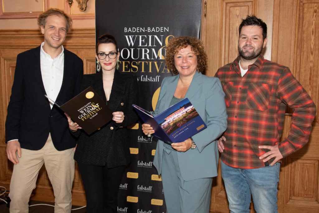 Wein- & Gourmet-Festival Baden-Baden: Alexandra Gorsche (Falstaff Profi), Johannes Kopp (Weingut Kopp), Nora Waggershauser (Baden-Baden Events) und Philipp Elsbrock (Falstaff) © Klaus Schultes