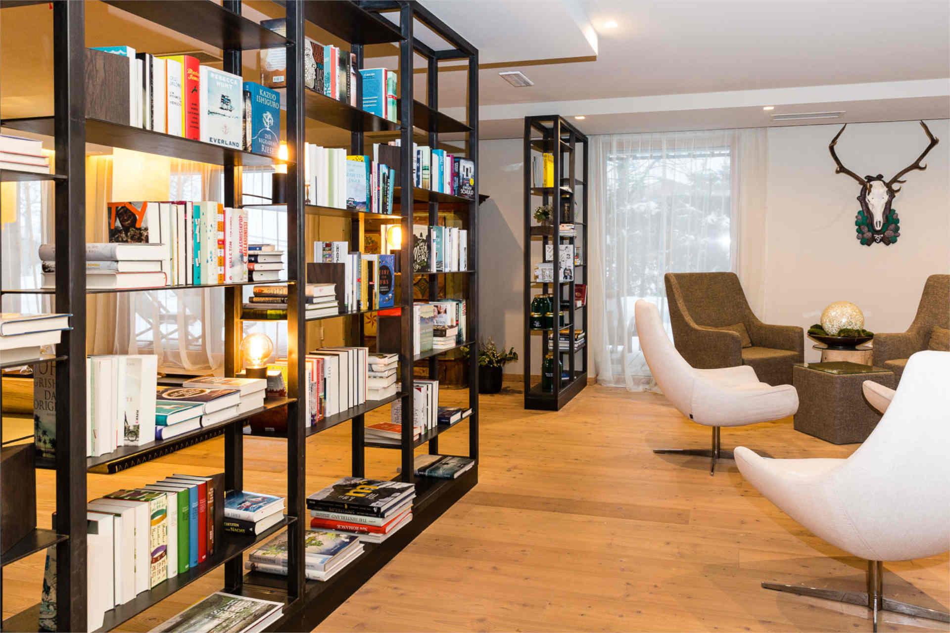 Silena Literatur: Jeder Raum braucht sein eigenes Konzept: Das gilt auch wie, wo und welche Literatur angeboten wird. © Silena / stefanschuetz.com