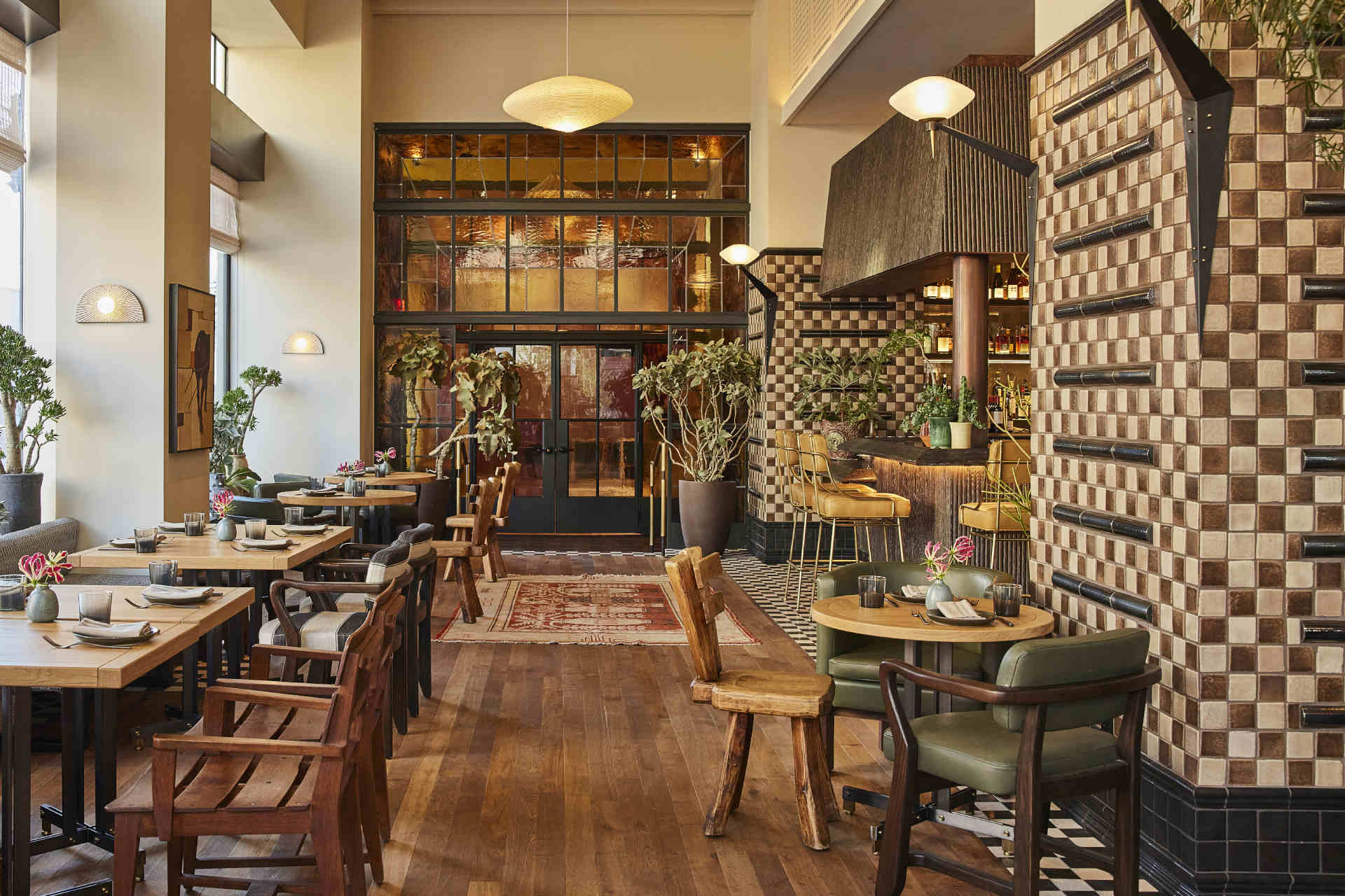 Für fortgeschrittene Ästheten: Die »Proper«-Hotels sind Design-Epizentren. Hier das Restaurant »Caldo Verde« im »Downtown L.A. Proper«. © Proper Hotel Downton LA