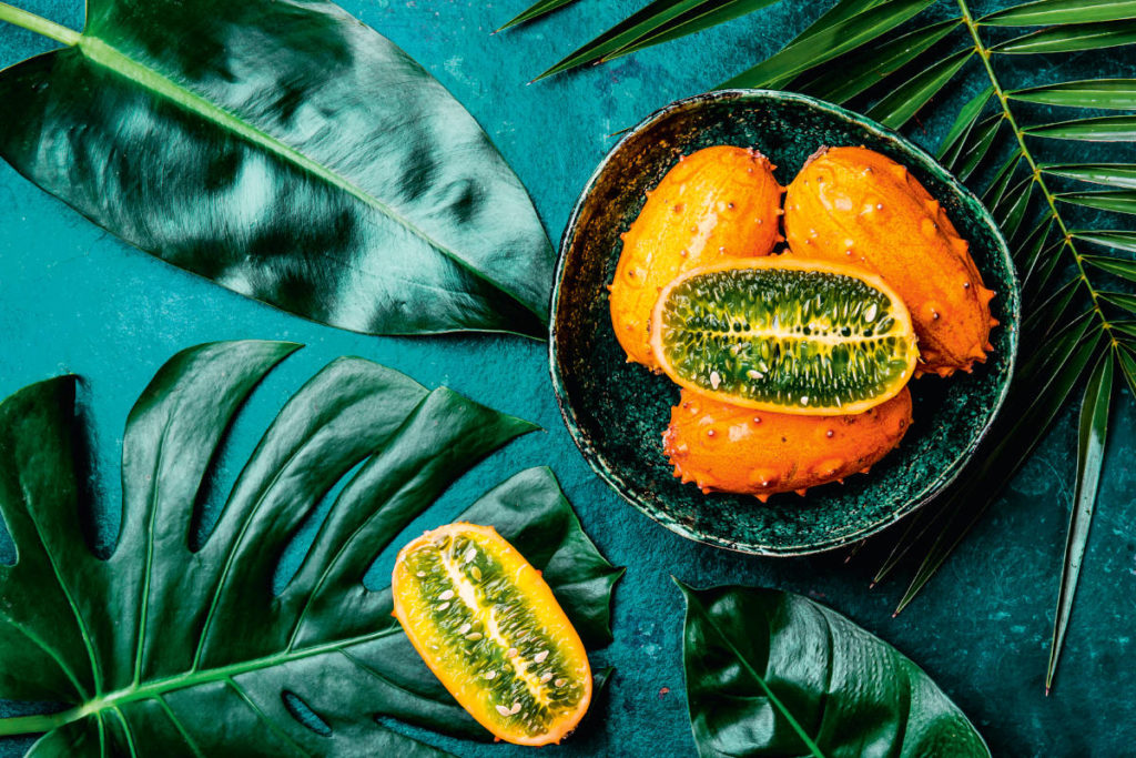Die Kiwano hat im Inneren ein köstliches Fruchtfleisch. © Shutterstock