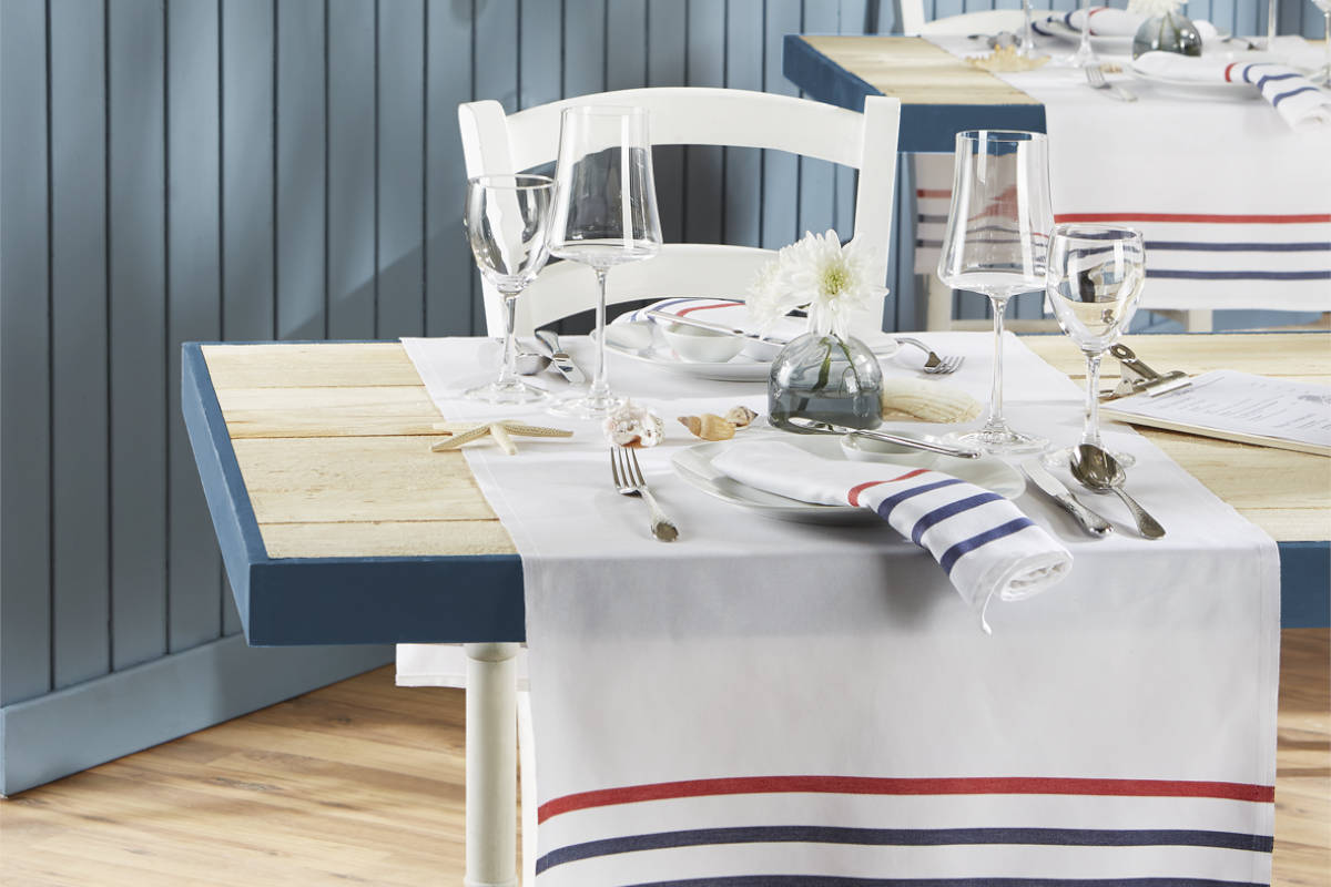 Die neue Tischwäsche im Maritim-Look. © Wäschekrone