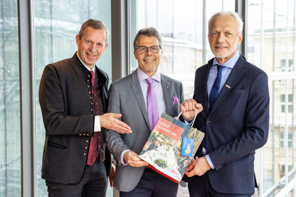 v.l.: Dieter Hardt-Stremayr (GF Graz Tourismus), ÖHV-Präsident Walter Veit und Dieter Krasa, Leiter Graz Convention Bureau © ÖHV / Lechner