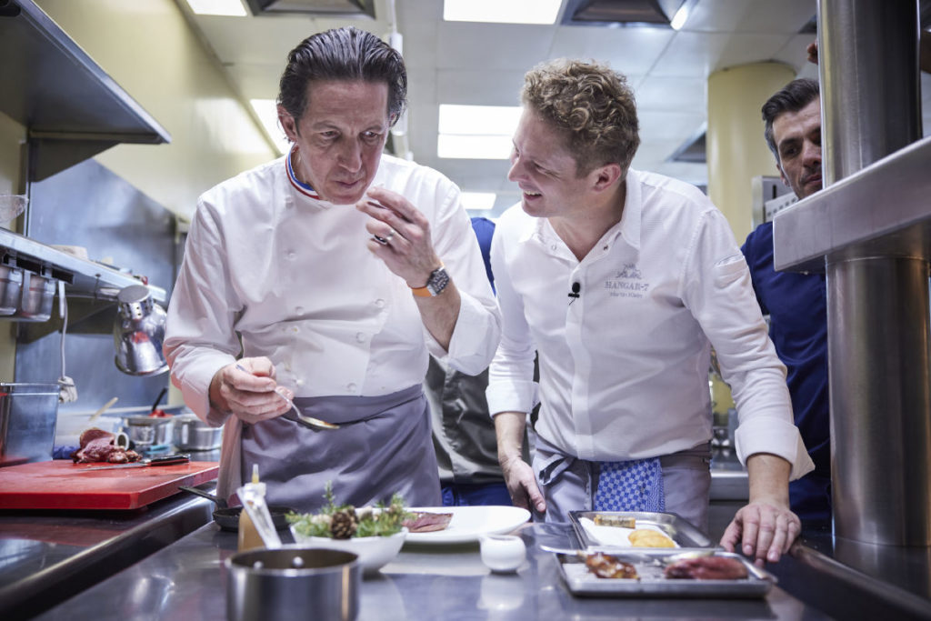 Top-Köche: Christophe Bacquié mit Martin Klein. © Helge Kirchberger Photography