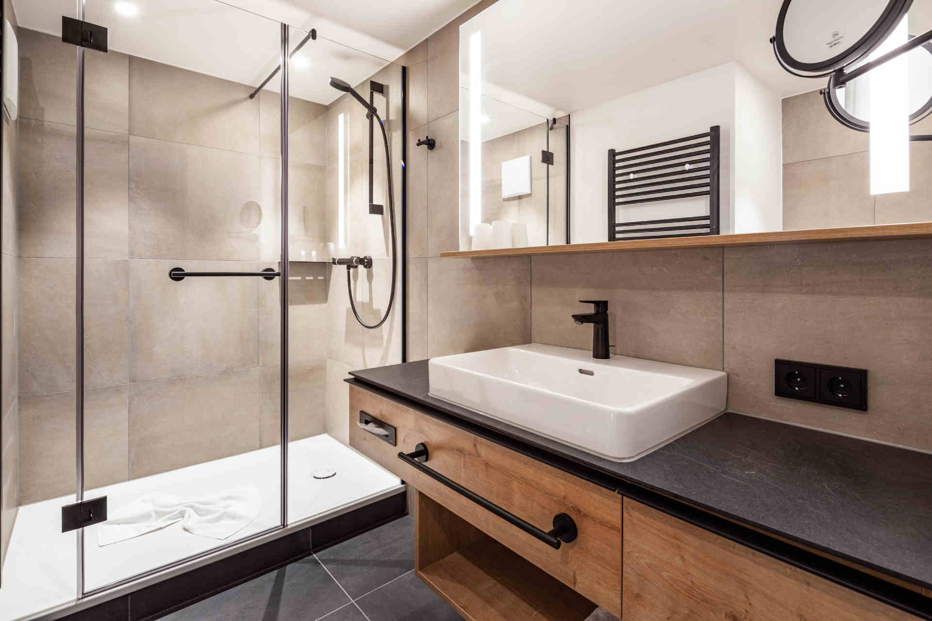 Auch für Hotelbäder bietet das Unternehmen Lösungen.© Voglauer Gschwandtner & Zwilling GmbH
