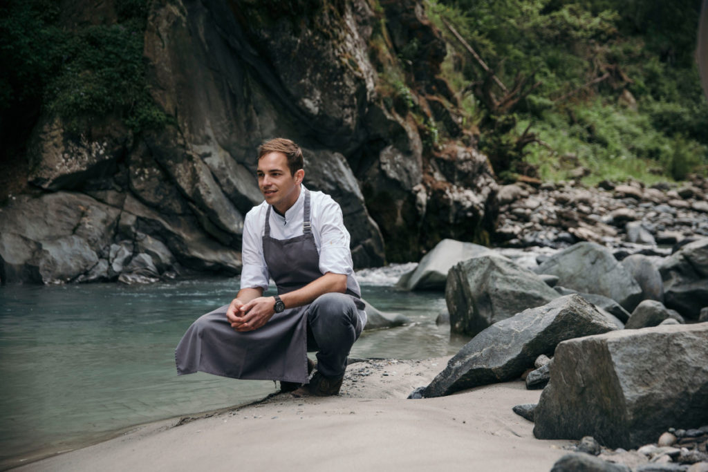 Seit 2018 führt Schraml das Restaurant »Rau« in Großraming, in dem er auf Nature Based Cuisine setzt. © Bruno Augsburger