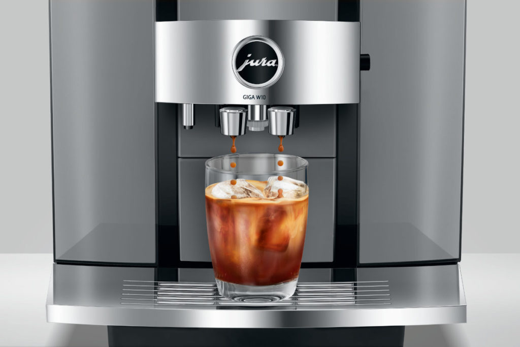 Der neue Vollautomat von Jura bietet nicht nur zahlreiche Kaffespezialitäten auf Knopfdruck, sondern auch bargeldlose Bezahlmöglichkeiten. © Jura