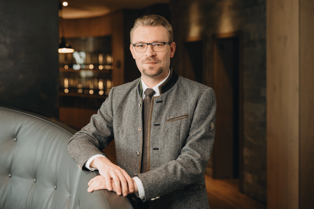 Christian Wimmer ist Rooms Division Manager im Löwen Hotel Montafon. © Löwen Hotel Montafon