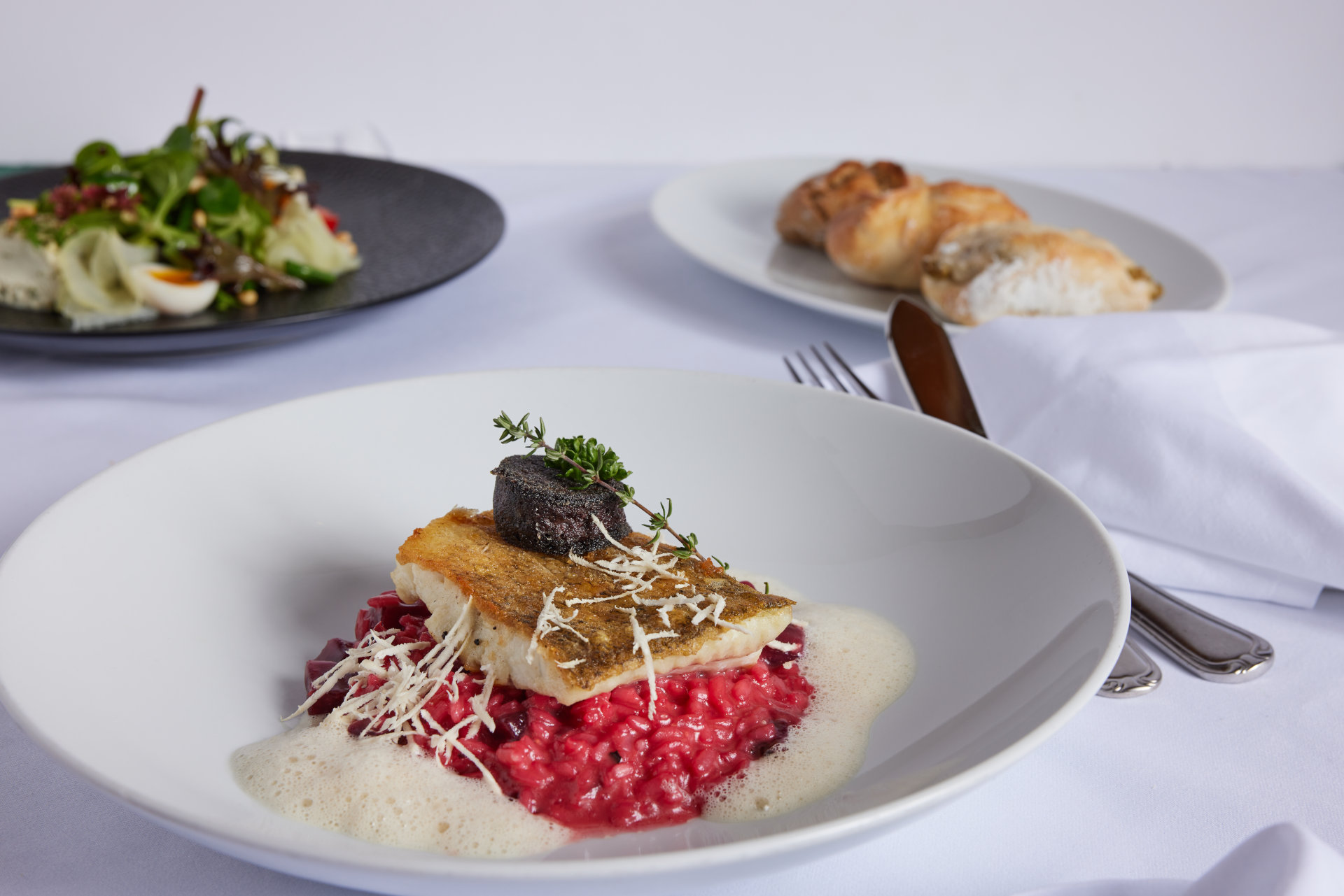 Die Tageskarte des Friesacher funktioniert »from farm to table«. Das bedeutet, dass die Produkte frisch und zu einem großen Teil aus der eigenen Produktion kommen, aber daher auch in ihrer Stückzahl erschöpflich sind. © beigestellt