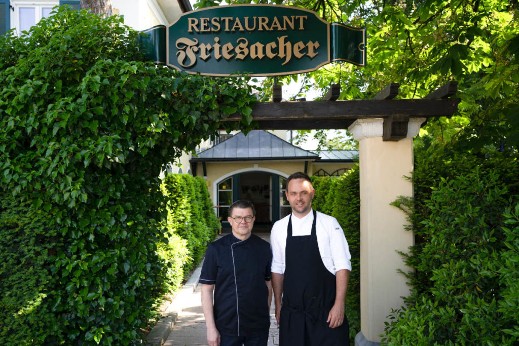 Der neue Küchenchef im Hotel Friesacher setzt auf ganzheitliche Küche und den vernünftigen Umgang mit Ressource aus der Region. © beigestellt