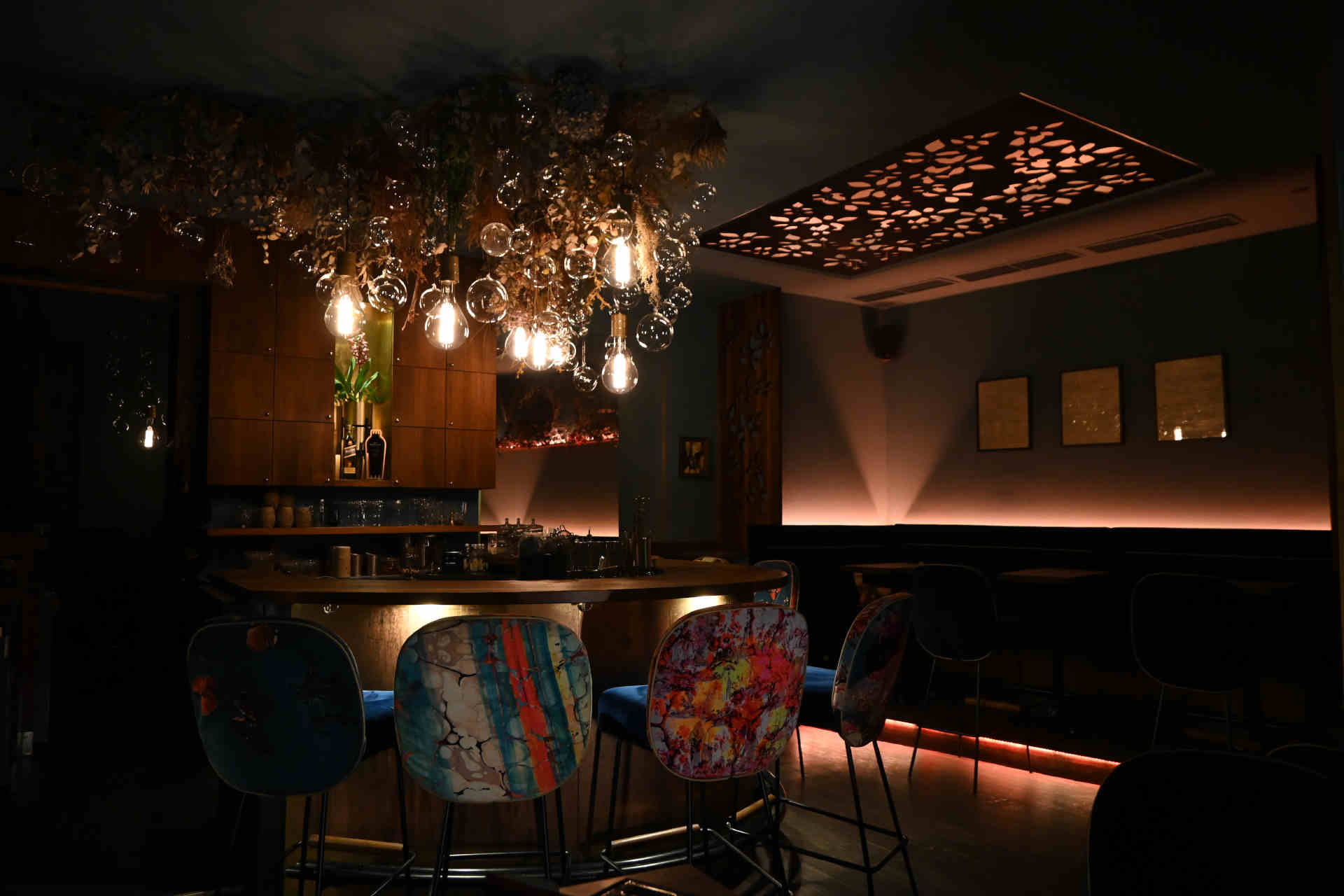 »Hammond Bar«: Illuminierter Himmel und ausgefallene Drinks. Foto beigestellt