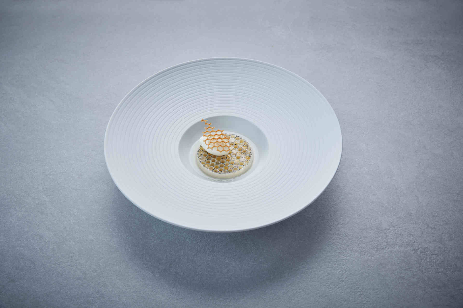 Sweet heaven: Lederholz Honig – Milch – Lavendel. © Helge Kirchberger Photography