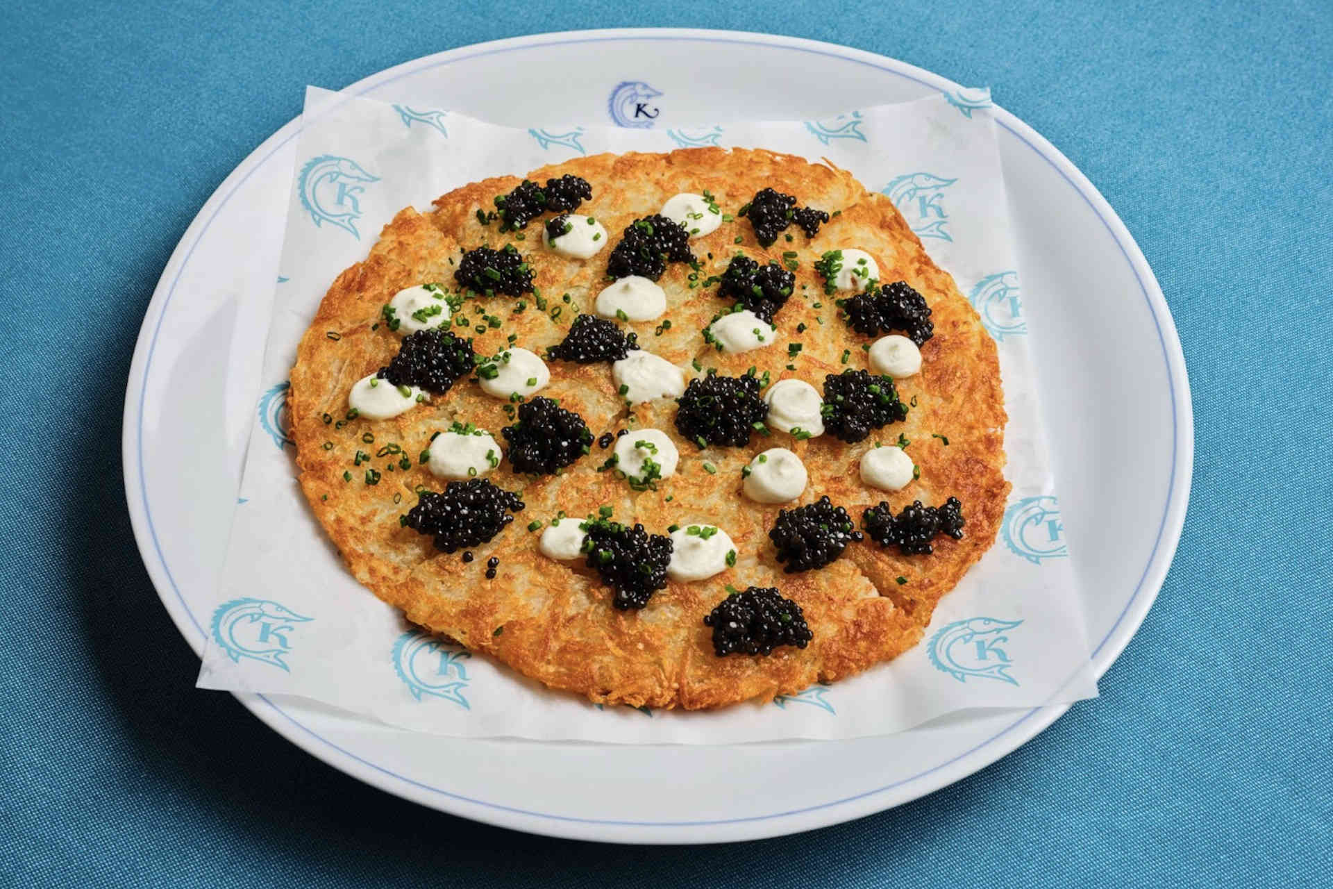 Kaviar-Pizza mit Kartoffel-Rösti-Kruste © The Mark Hotel