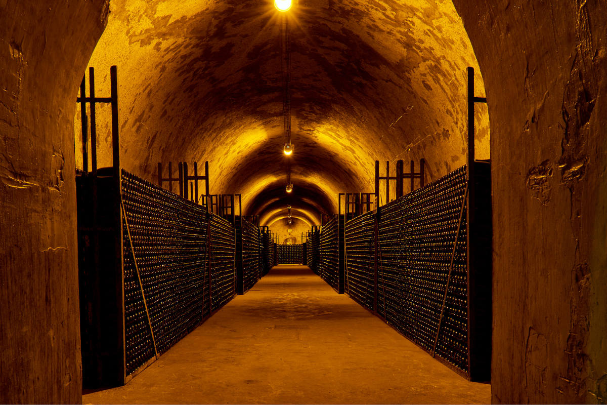 Die tief in die Kreide gegrabenen Gewölbekeller – seit 2015 UNESCO Weltkulturerbe – sind ein wahres Labyrinth aus Stollen. © Champagne Henri Abelé / Gilles de Beauchêne / Agence MeGusta