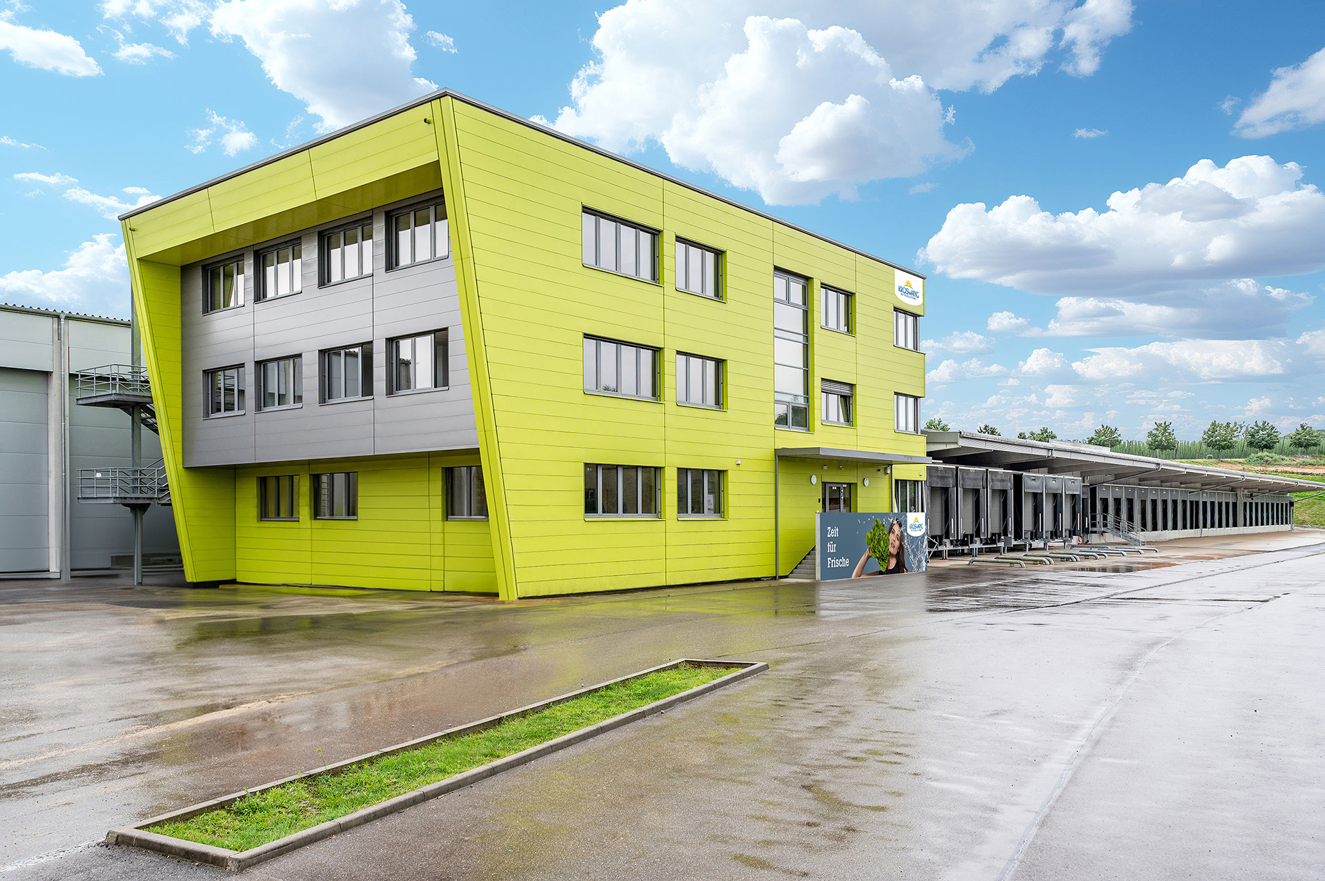 Das neue erweiterte Frische-Zentrallager in Pfaffenhofen. © Mica Zeitz
