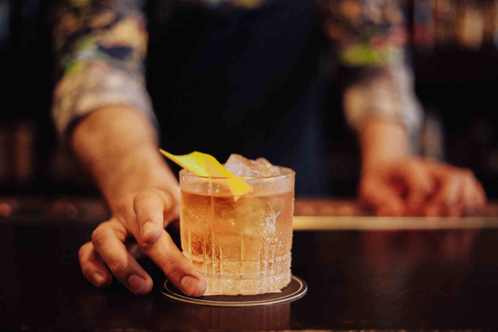 Zeitgemäß interpretierte Cocktailklassiker mit Wein. Foto beigestellt