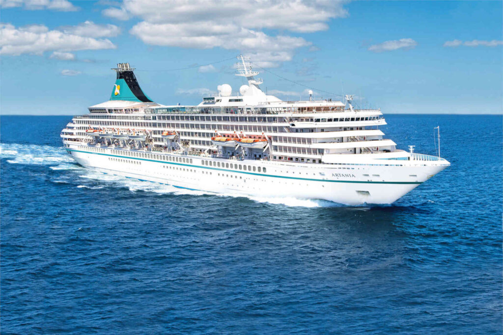 Die MS Artania von Phoenix Reisen. © sea chefs