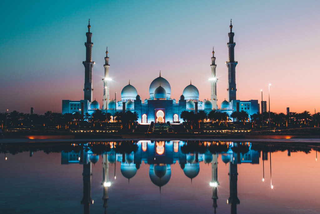 Die Große Moschee in Abu Dhabi © David Rodrigo/Unsplash