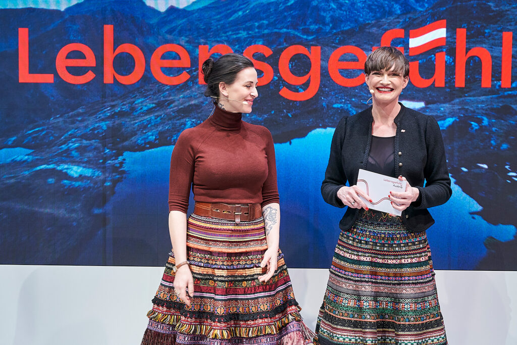 Lena Hoschek und Astrid Steharnig-Staudinger © Sascha Radke