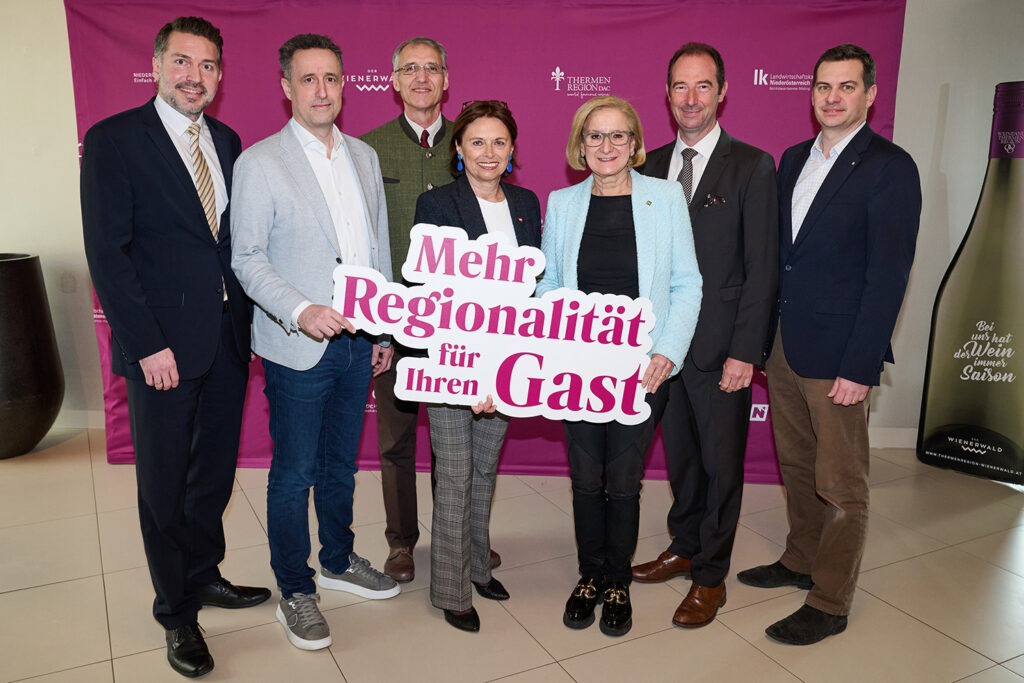Michael Wollinger, Markus Grießler, Johann Tröber, Susanne Kraus-Winkler, Johanna Mikl-Leitner, Mario Pulker und Heinrich Hartl © NLK/Pfeiffer