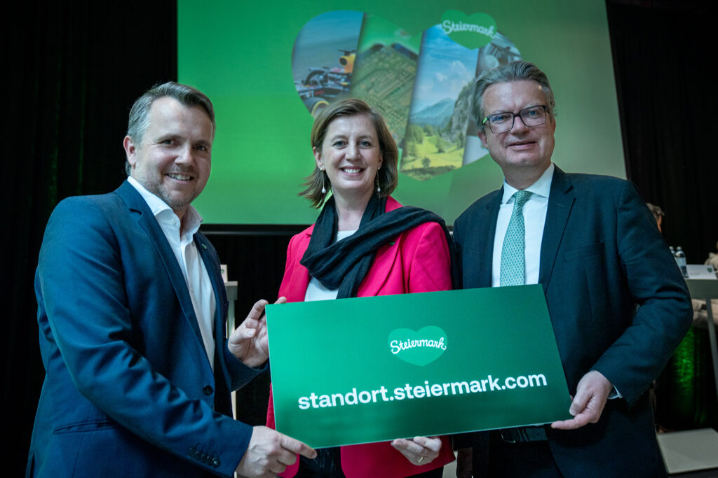 STG-Chef Michael Feiertag, Landesrätin Barbara Eibinger-Miedl und Landeshauptmann Christopher Drexler © STG/Jesse Streibl