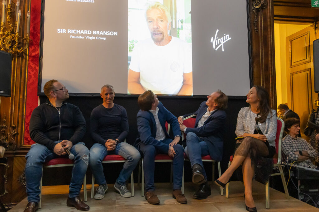 Richard Branson schickte seine Grußworte via Video. © Harald Klemm/Dayholi GmbH