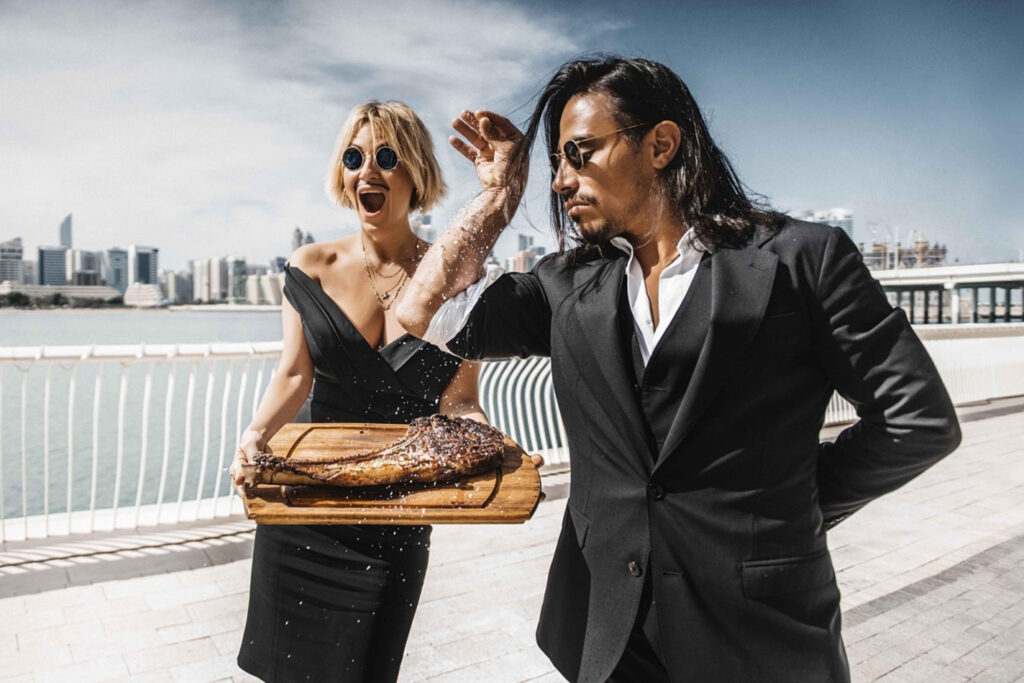 Salt Bae mit seinem Signature-Move. © Nusret Gokce/Facebook