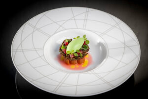 Veganer Genuss gewünscht? Süßes Rhabarberdessert. © Andreas Kolarik/LifelikePR
