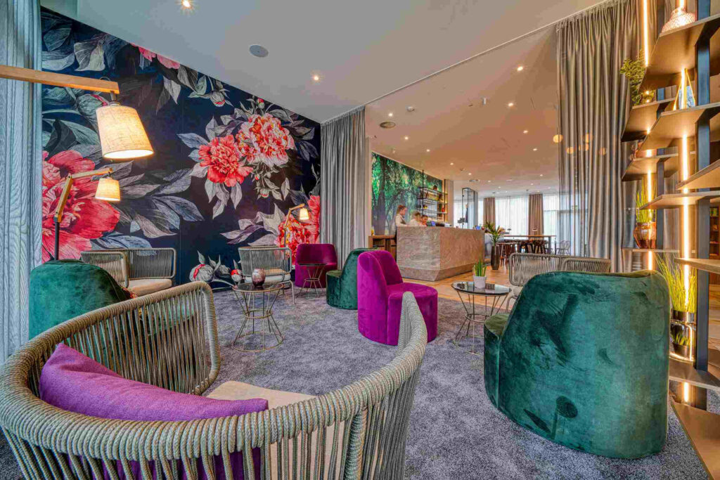 Die Lobby des »Fourside Freiburg«, das jetzt zum Portfolio der »HR Group« gehört. © Centro Hotel Group