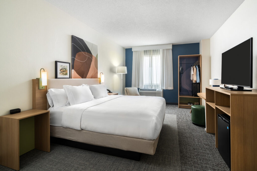 Blick in ein »Spark by Hilton«-Zimmer. © Hilton