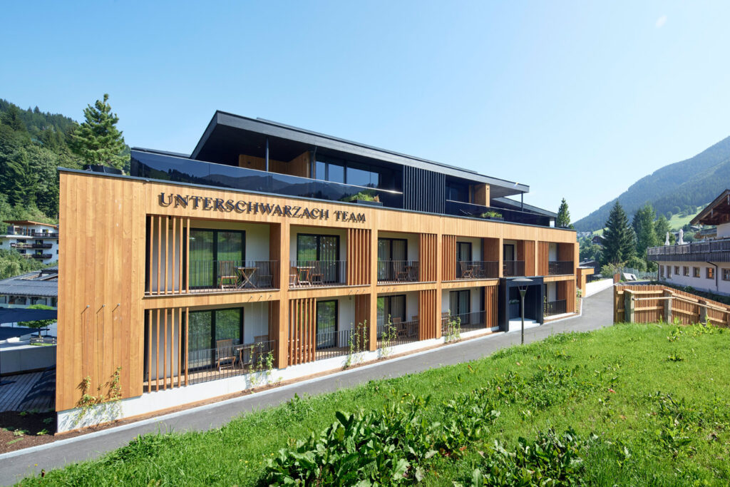 Das neue Teamhaus © Unterschwarzachhof/huber-fotografie.at