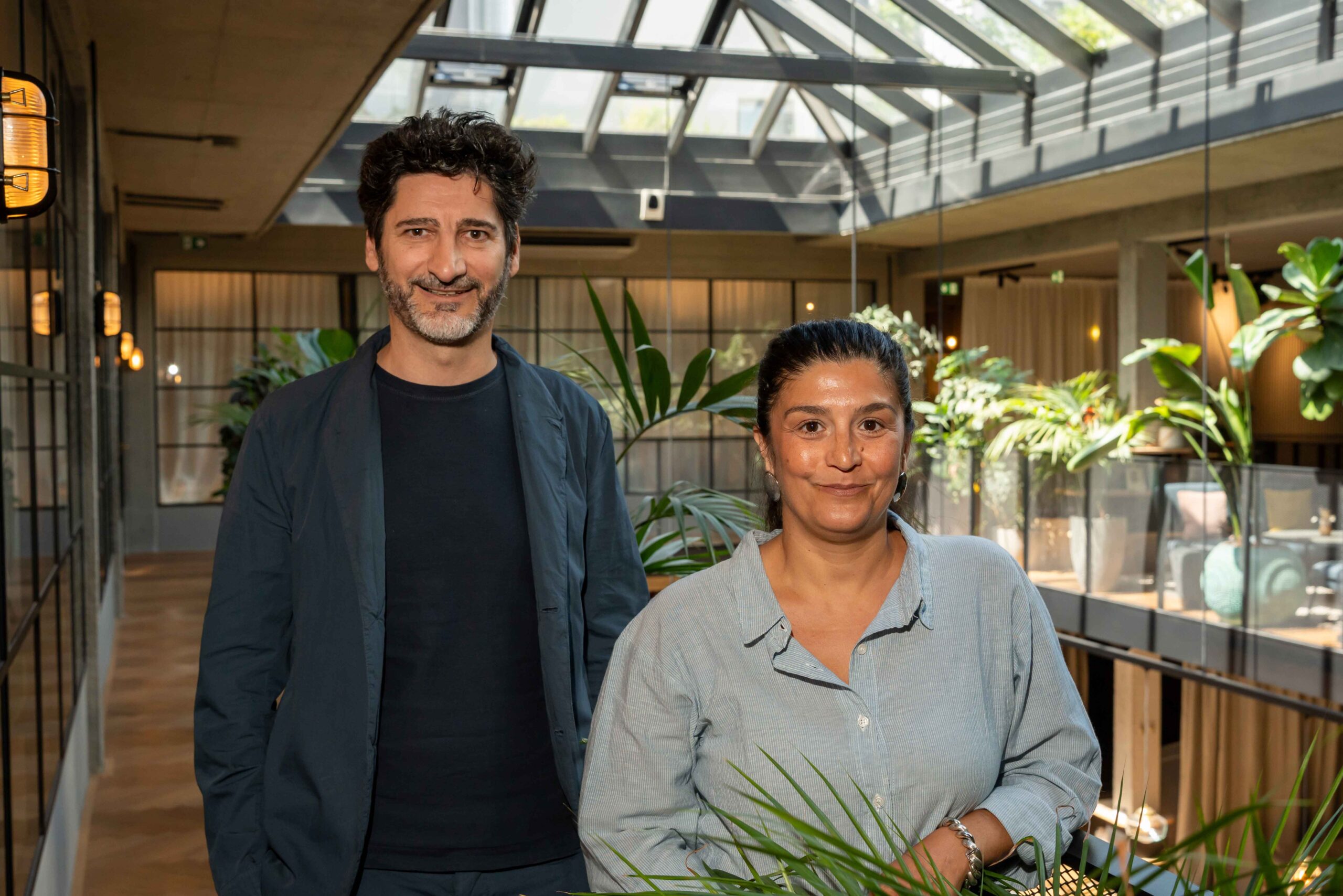 Paul Ivic, Geschäftsführer und Küchenchef im »Tian«, und Parvin Razavi, Creative Head Chef in der Küche des »&flora«