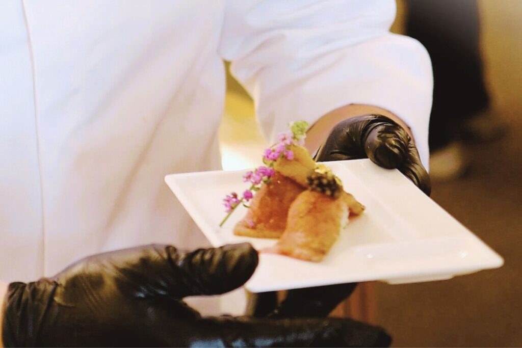 Nigiri von der geflämmten Ribcap – auch so servierte der Münchener Kenji Oya den Koch-Kollegen Wagyu.