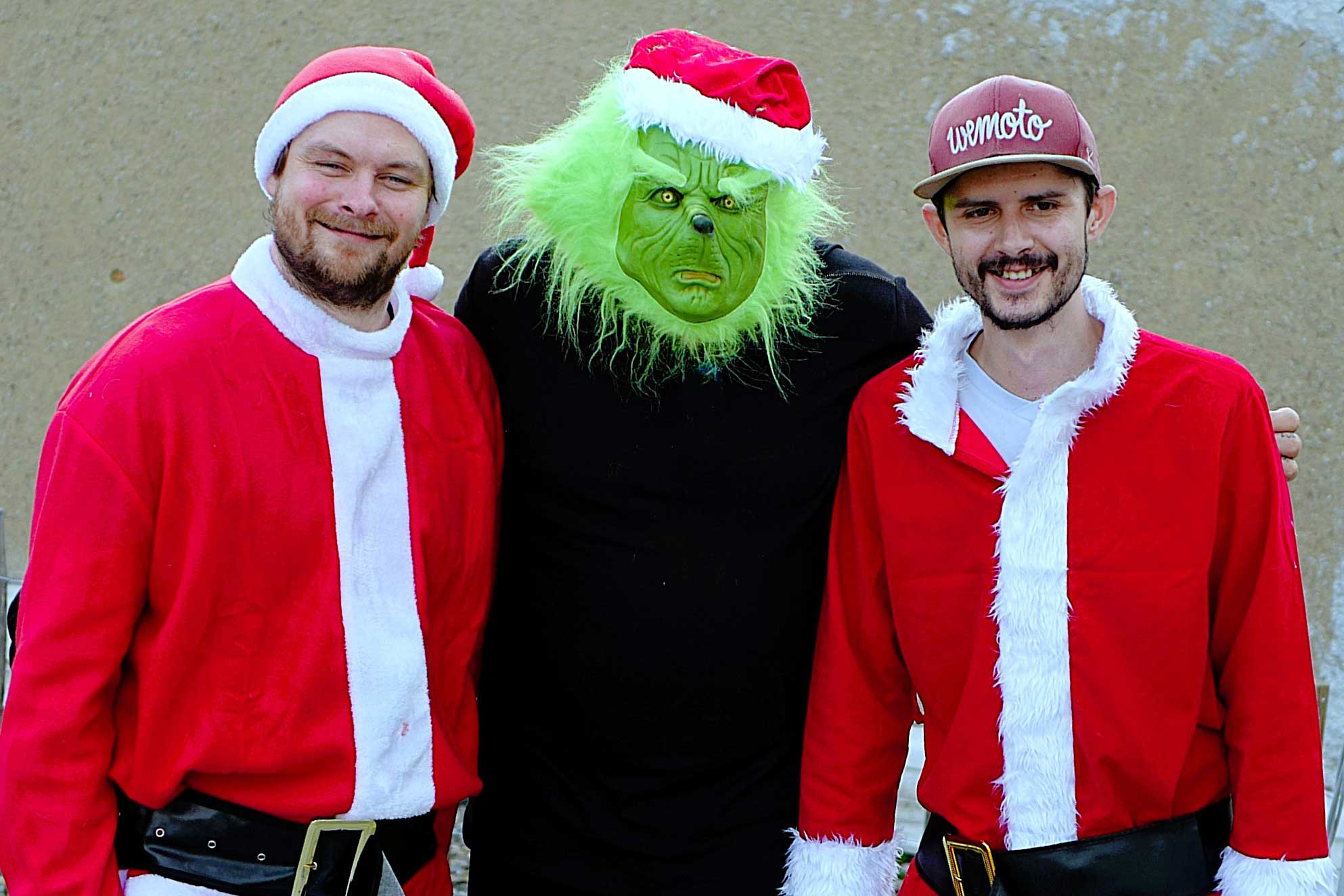 Irka-Schmuck-Pop-up-van-den-Berg-mit-Grinch-top-by-Roland-Graf