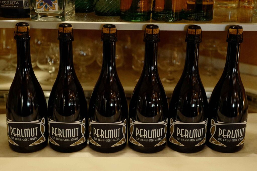 Große Reserve im klassischen Look – so sehen die 400 Flaschen »PerlMut« aus.