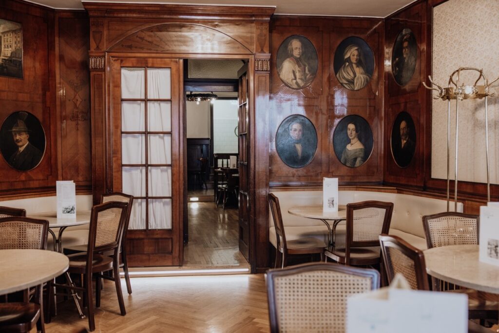 Cafe Tomaselli Salzburg - Falstaff PROFI